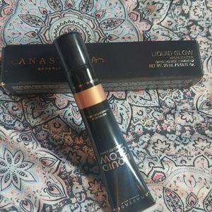Anastasia Beverly Hills liquid glow